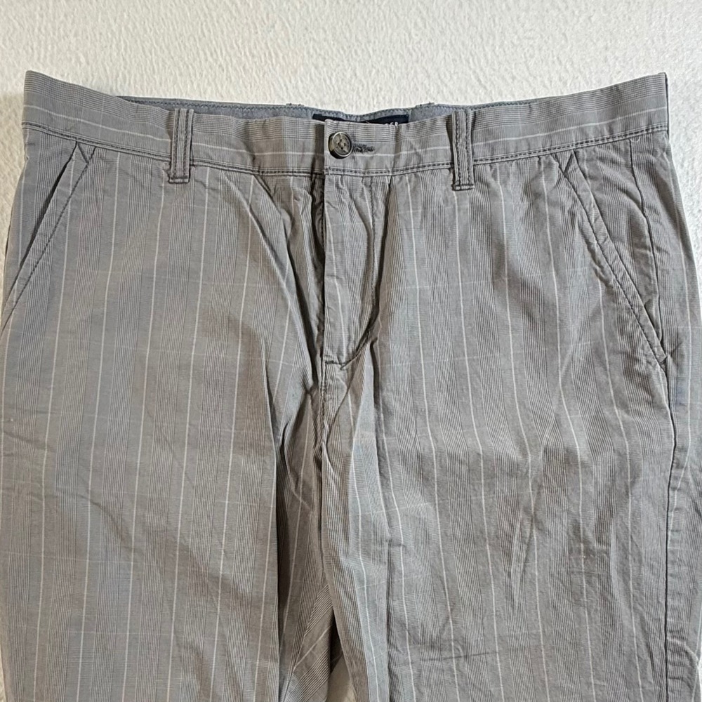 Tommy Hilfiger Chino Pants‎ Mens 34x32 Custom Fit Plaid Pinstripe Gray